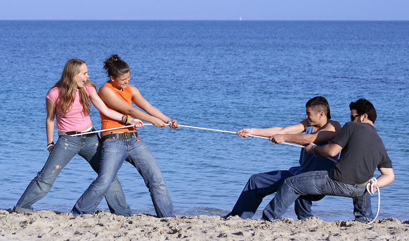 Battle of the sexes - tug of war