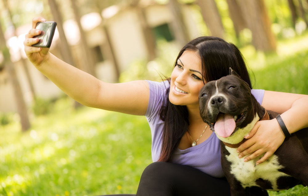 How to talk to a woman who has a dog