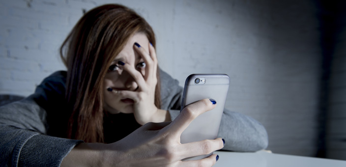 Why your ex replies to your texts in a cold and distant way